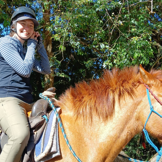 TOUR A CABALLO MEDIA HORA + GRANJA DE CONTACTO